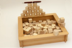 Minikostkoviště - dřevěné krychle 2,5 x 2,5 cm